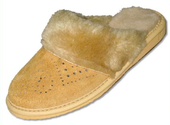 Sheepskin slippers are classy and fashionable